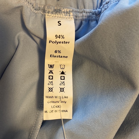 halara flows pants - Picture 3 of 3